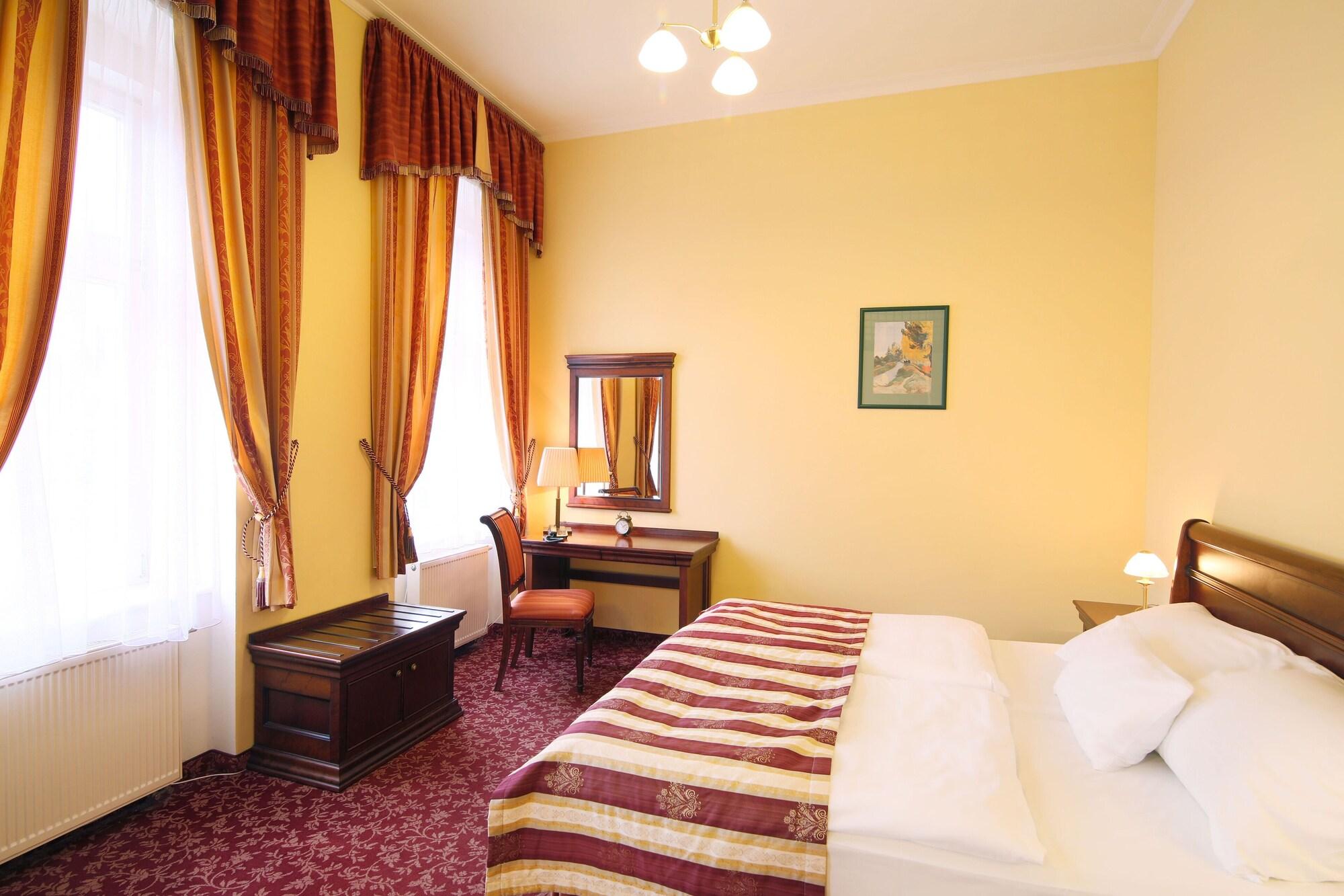 Hotel Ontario Karlovy Vary Luaran gambar